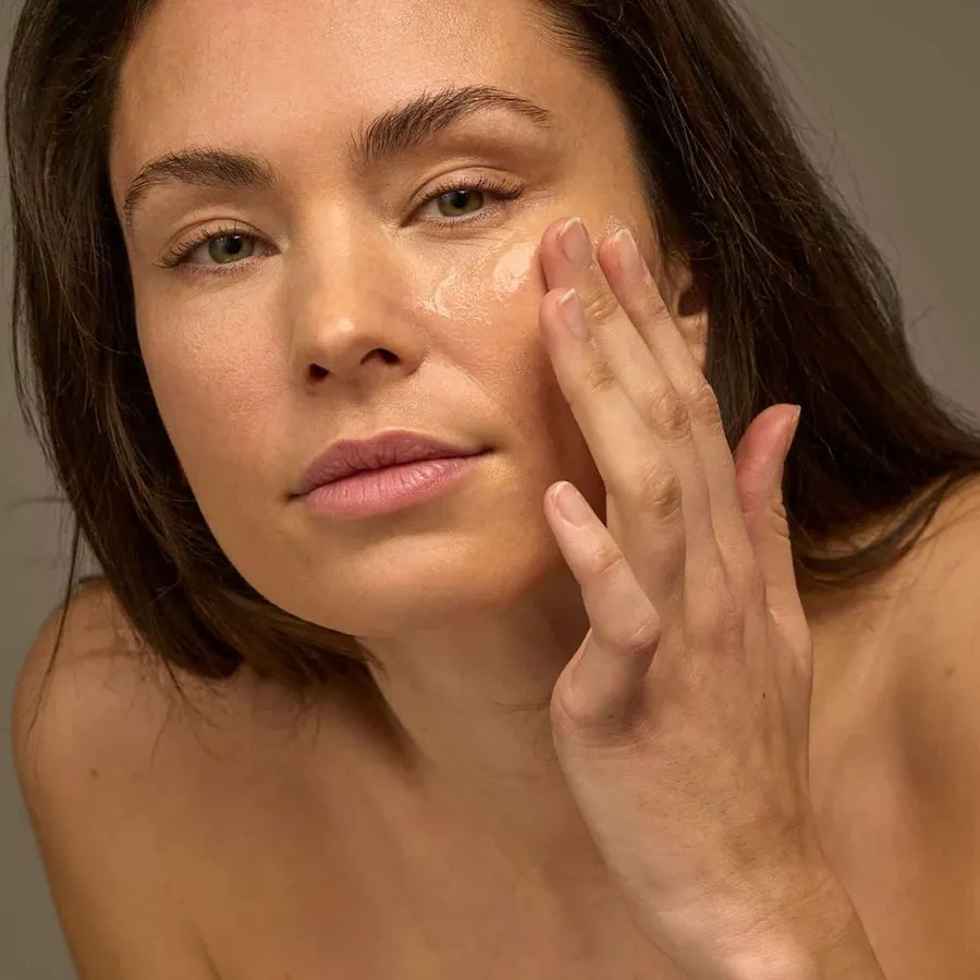 Apeer Plumping Serum