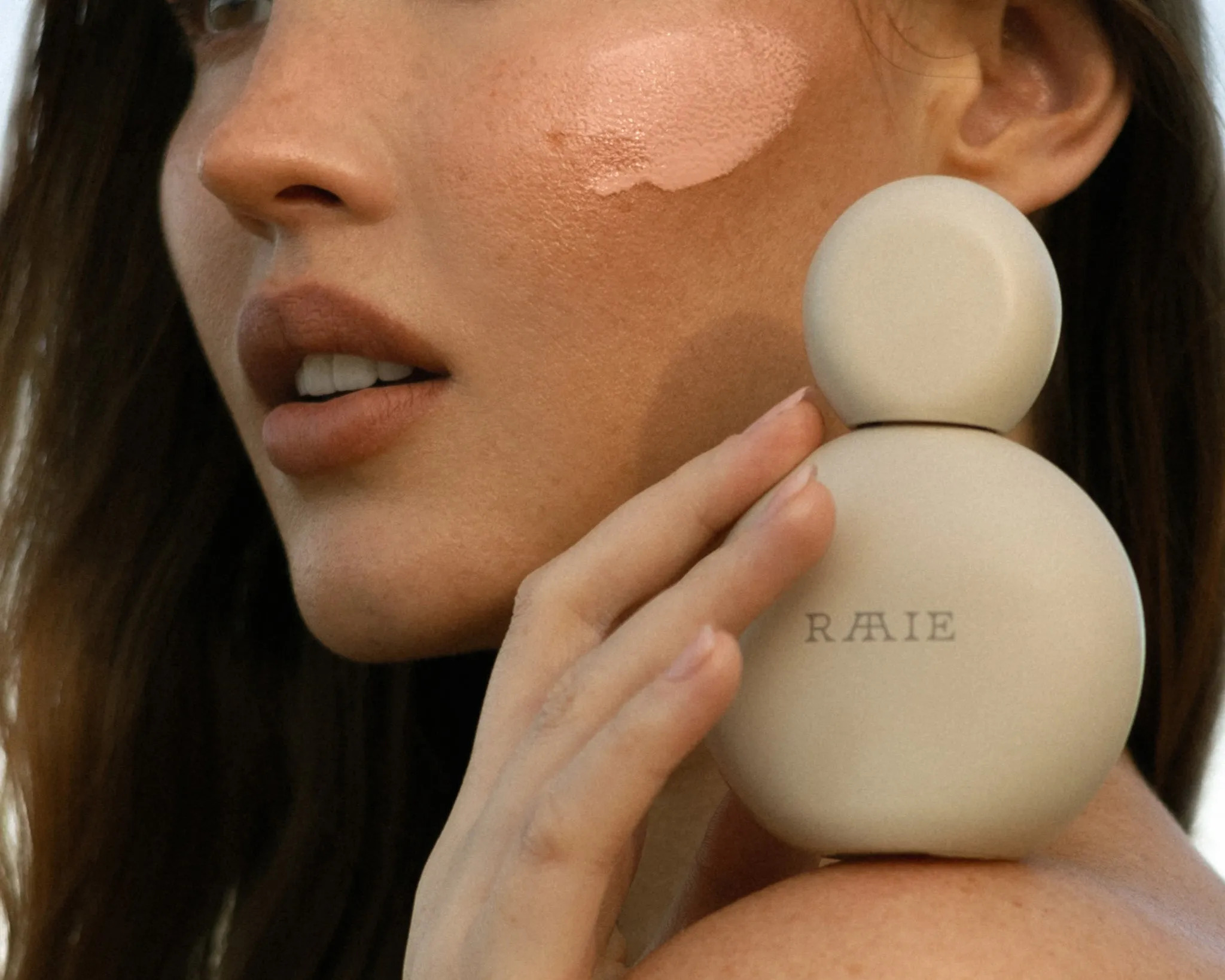 Raaie Skincare | Sun Milk Drops Tinted SPF50